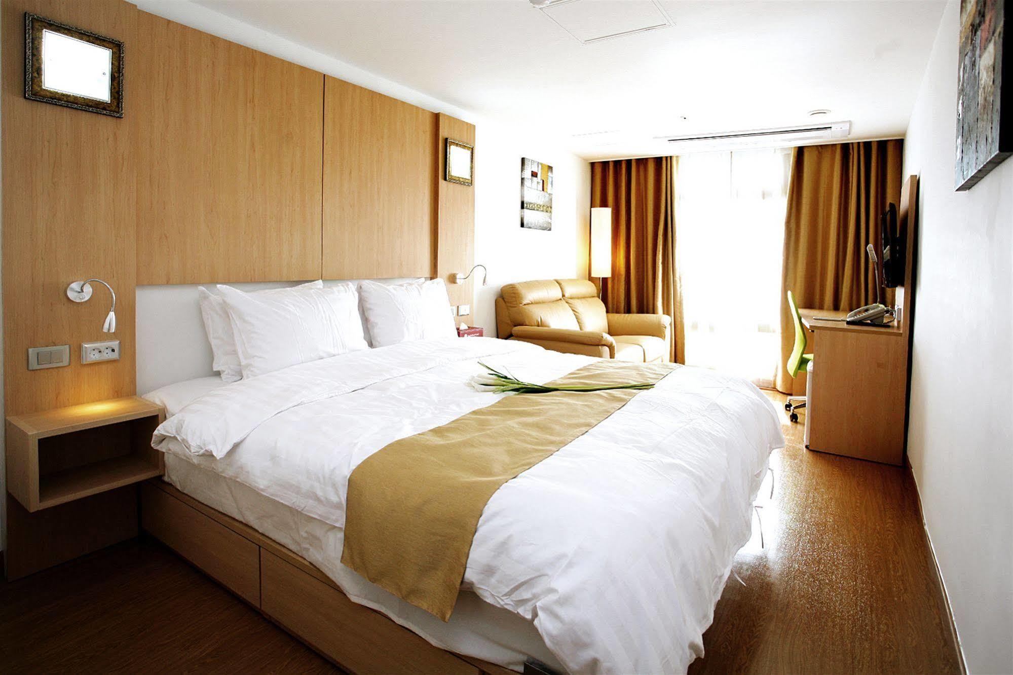 Gunsan Apple Tree Hotel Esterno foto