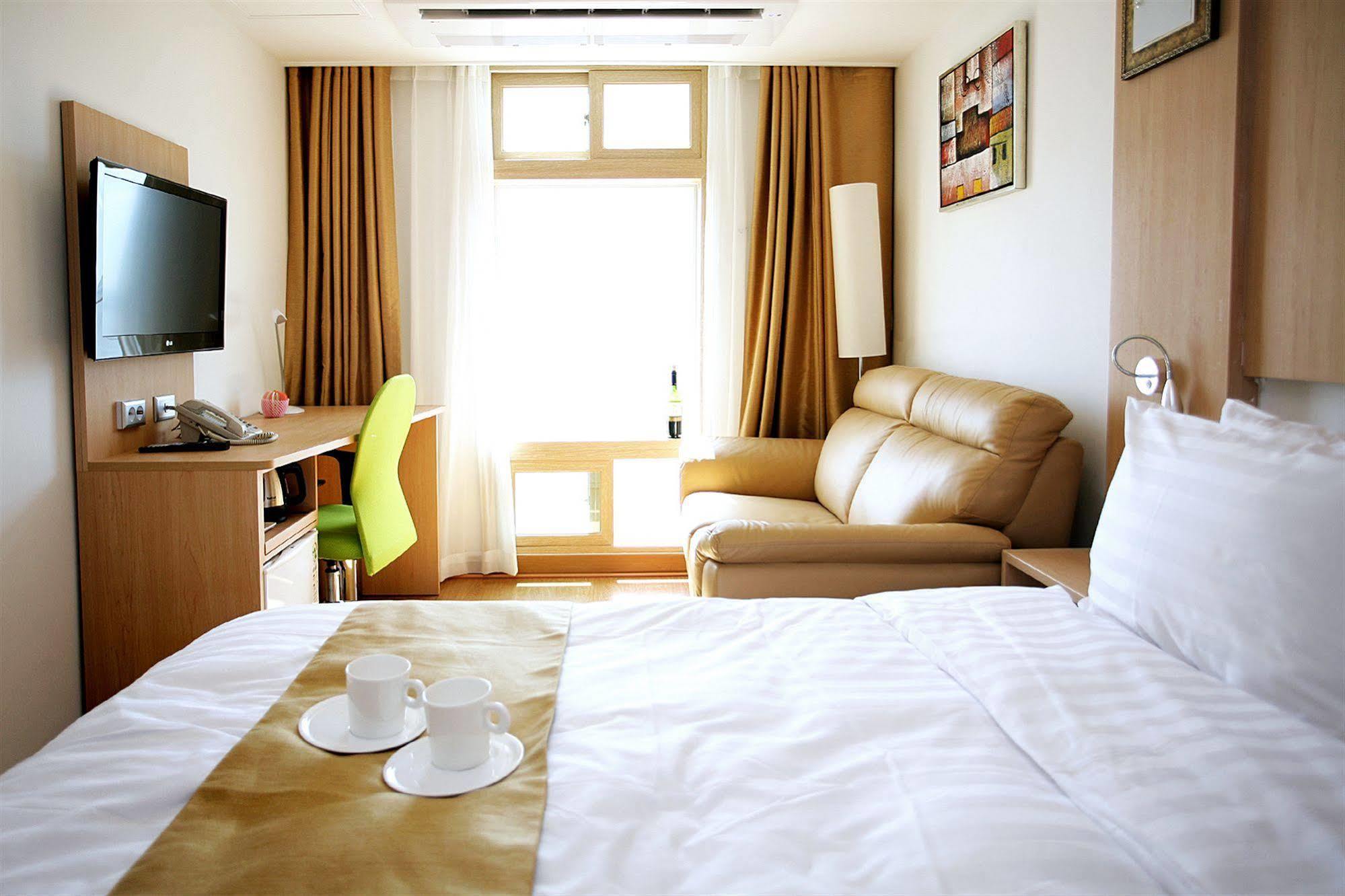Gunsan Apple Tree Hotel Esterno foto